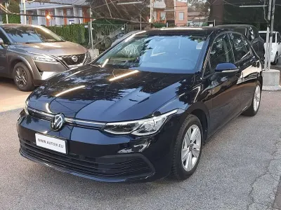 Usata VW Golf VIII Life 131 CV (96 kW) 2023 Nero Berlina