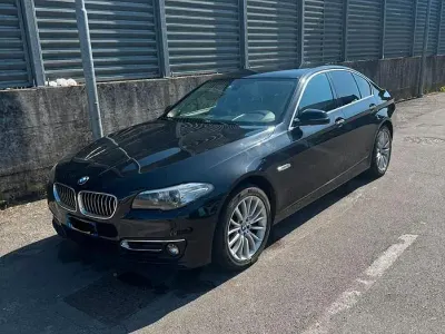 Usata BMW 520 184 CV (135 kW) 2013 Nero Berlina