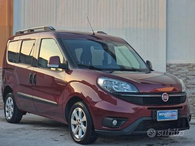 Usata Fiat Doblò 105 CV (77 kW) 2015 Rosso Monovolume