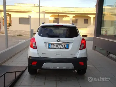 Usata Opel Mokka 131 CV (96 kW) 2013 Bianco SUV