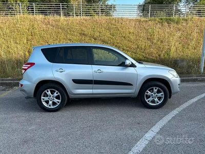 Usata Toyota RAV4 150 CV (110 kW) 2010 Grigio SUV