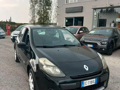 Usata Renault Clio II 85 CV (62 kW) 2010 Nero Berlina