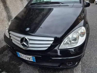 Usata Mercedes B150 129 CV (94 kW) 2006 Nero Monovolume