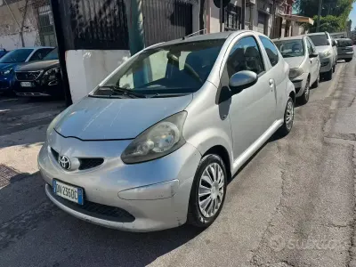 Usata Toyota Aygo 68 CV (50 kW) 2008 Grigio Utilitaria