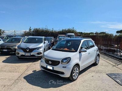 Begagnad Smart ForFour 71 HK (52 kW) 2015 Vit Halvkombi
