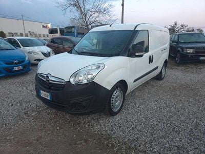 Begagnad Opel Combo 95 HK (69 kW) 2017 Vit Minibuss