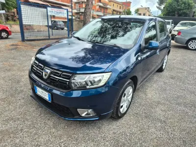 Usata Dacia Sandero Acces 90 CV (66 kW) 2019 Blu Berlina