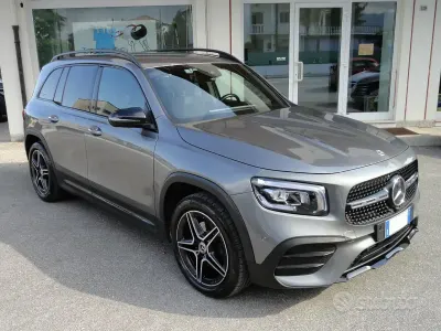 Usata Mercedes GLB200 Premium 150 CV (110 kW) 2023 Grigio SUV