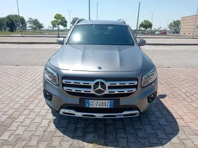 Usata Mercedes GLB200 150 CV (110 kW) 2021 Grigio SUV