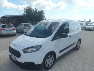 Usata Ford Transit Courier 75 CV (55 kW) 2021 Bianco Furgone
