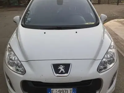 Usata Peugeot 308 Allure 112 CV (82 kW) 2011 Bianco Berlina
