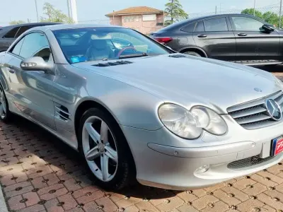 Begagnad Mercedes SL500 306 HK (225 kW) 2002 Silver Cab