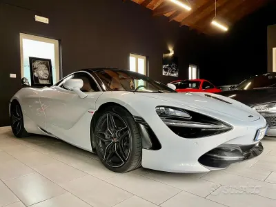 Usata McLaren 720S 717 CV (527 kW) 2017 Blu Coupé