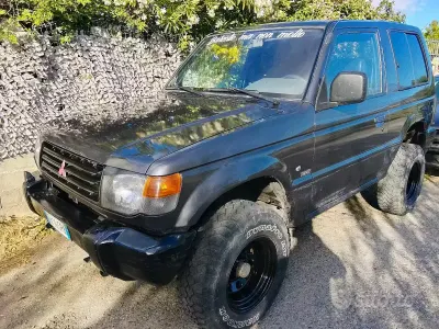 Usata Mitsubishi Pajero 100 CV (73 kW) 1992 Grigio SUV