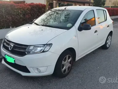 Usata Dacia Sandero Ambiance 75 CV (55 kW) 2014 Bianco Berlina