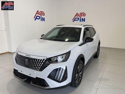 Usata Peugeot 2008 Allure 102 CV (75 kW) 2024 Bianco SUV