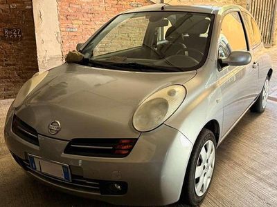 Begagnad Nissan Micra Acenta 80 HK (58 kW) 2003 Grå Halvkombi