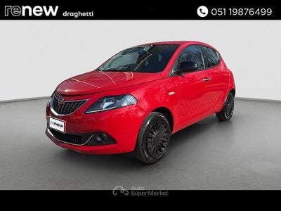 Usata Lancia Ypsilon Silver 69 CV (50 kW) 2022 Rosso Utilitaria