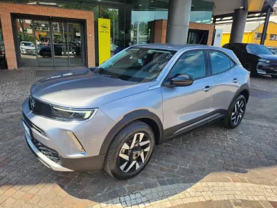 Usata Opel Mokka Elegance 110 CV (80 kW) 2023 Argento SUV