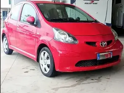 Usata Toyota Aygo 68 CV (50 kW) 2007 Rosso Utilitaria