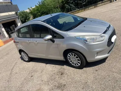 Usata Ford B-MAX Business Edition 75 CV (55 kW) 2015 Grigio Monovolume