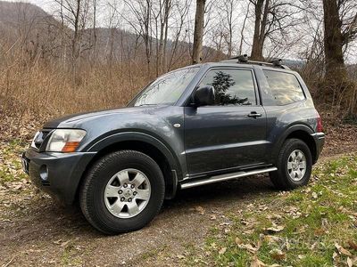 Usata Mitsubishi Pajero Intense 2007 Blu SUV