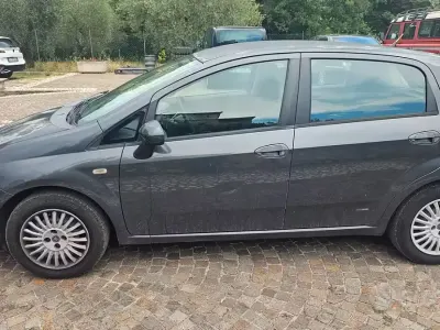 Usata Fiat Grande Punto 77 CV (56 kW) 2007 Grigio Utilitaria