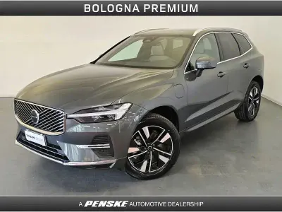 Nuova Volvo XC60 Plus 349 CV (256 kW) 2025 Grigio SUV