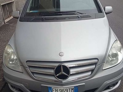 Mercedes B180