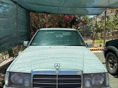 Usata Mercedes E250 90 CV (66 kW) 1988 Bianco Berlina