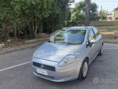 Usata Fiat Grande Punto Dynamic 90 CV (66 kW) 2007 Grigio Utilitaria
