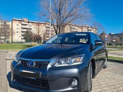 Lexus CT200h