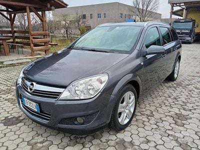 Usata Opel Astra Enjoy 116 CV (85 kW) 2010 Grigio Station wagon