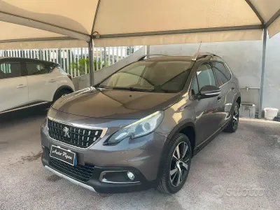 Usata Peugeot 2008 Allure 99 CV (72 kW) 2017 Grigio SUV