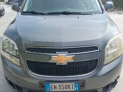 Usata Chevrolet Orlando 141 CV (103 kW) 2012 Grigio Monovolume