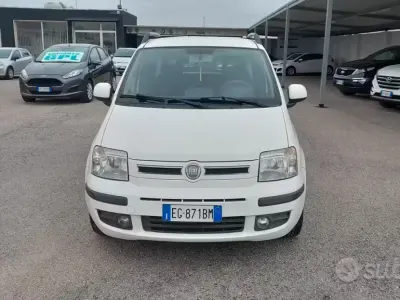 Usata Fiat Panda Dynamic 69 CV (50 kW) 2011 Bianco Utilitaria