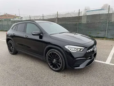 Usata Mercedes GLA200 Premium 150 CV (110 kW) 2023 Nero SUV