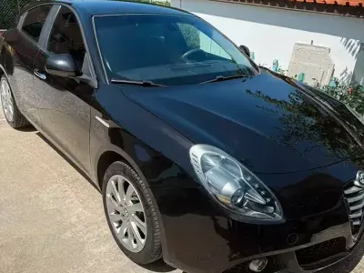 Usata Alfa Romeo Giulietta 109 CV (80 kW) 2015 Nero Utilitaria