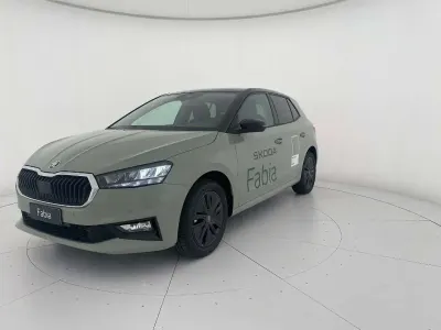 Nuova Skoda Fabia 95 CV (69 kW) 2026 Verde dolomite nero tulipano p Utilitaria