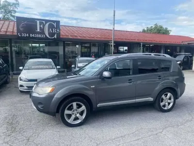 Usata Mitsubishi Outlander Instyle 140 CV (102 kW) 2007 Grigio SUV