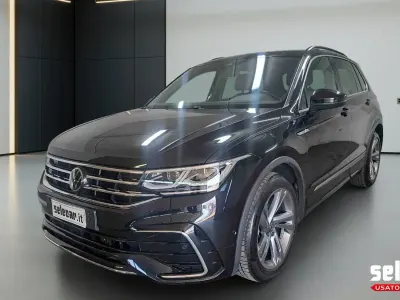 Usata VW Tiguan R-line 150 CV (110 kW) 2023 2t nero perlato SUV