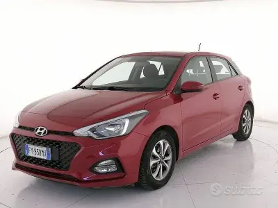 Usata Hyundai i20 75 CV (55 kW) 2019 Rosso Utilitaria
