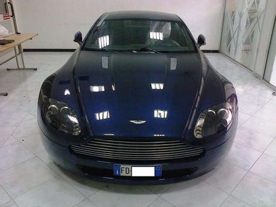 Aston Martin V8