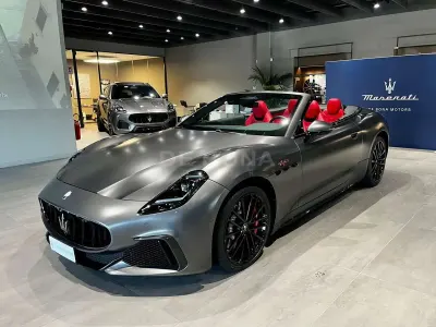 Nuova Maserati GranCabrio 551 CV (405 kW) 2025 Grigio Cabrio