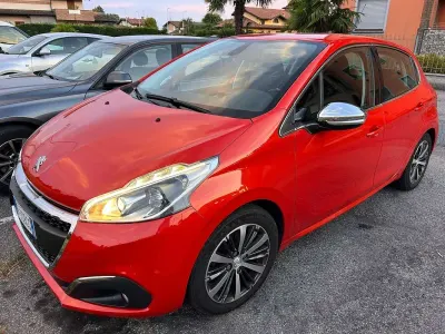 Usata Peugeot 208 Allure 82 CV (60 kW) 2016 Arancione Utilitaria