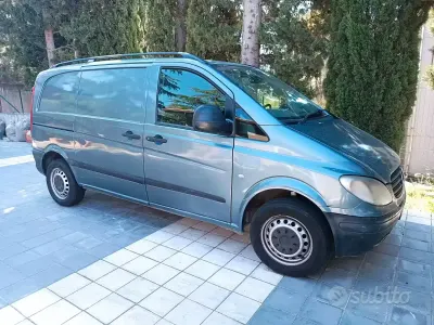 Usata Mercedes Vito 150 CV (110 kW) 2004 Grigio