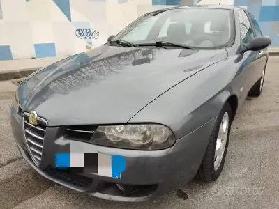 Usata Alfa Romeo 156 Distinctive 116 CV (85 kW) 2004 Grigio Station wagon