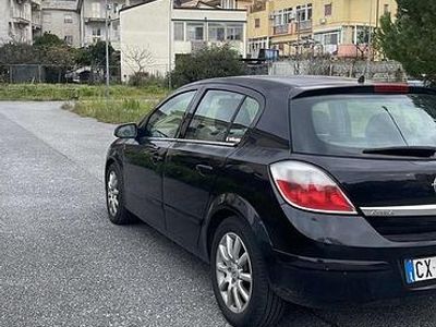 Nero Usata 2004 Opel Astra Cosmo Berlina | 2000 € (Cara)