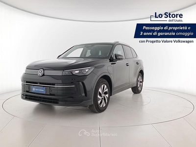 Usata VW Tiguan Life 204 CV (150 kW) 2025 Grenadill black metallizzato SUV