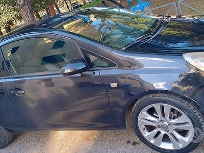 Usata Opel Corsa Edition 95 CV (69 kW) 2012 Nero Utilitaria